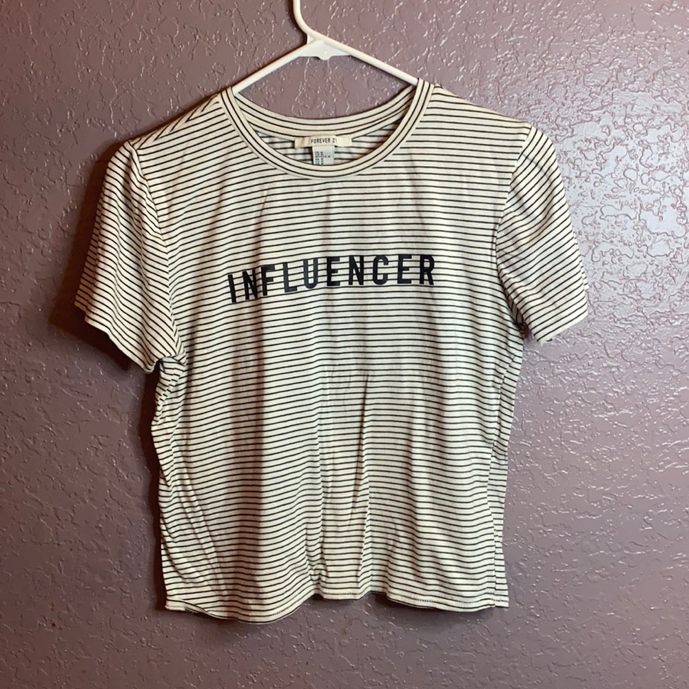 Influencer Cropped Tee